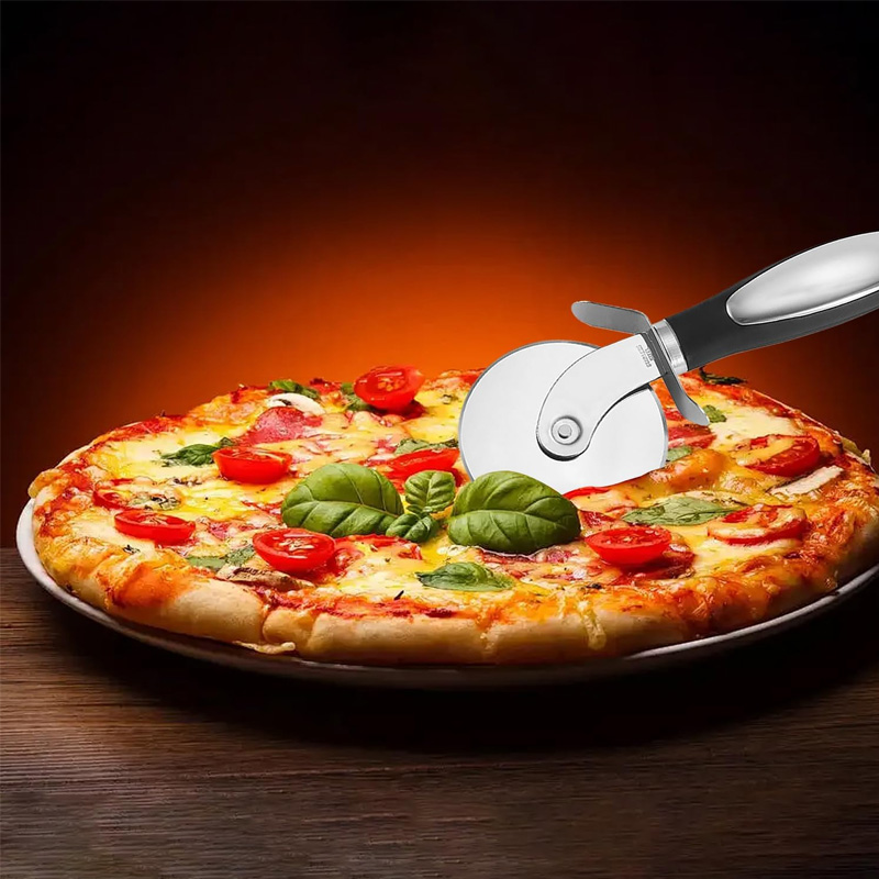 Stainless Steel Pizza Cutter W - Commercial Kitchen In Home recensione e prezzo